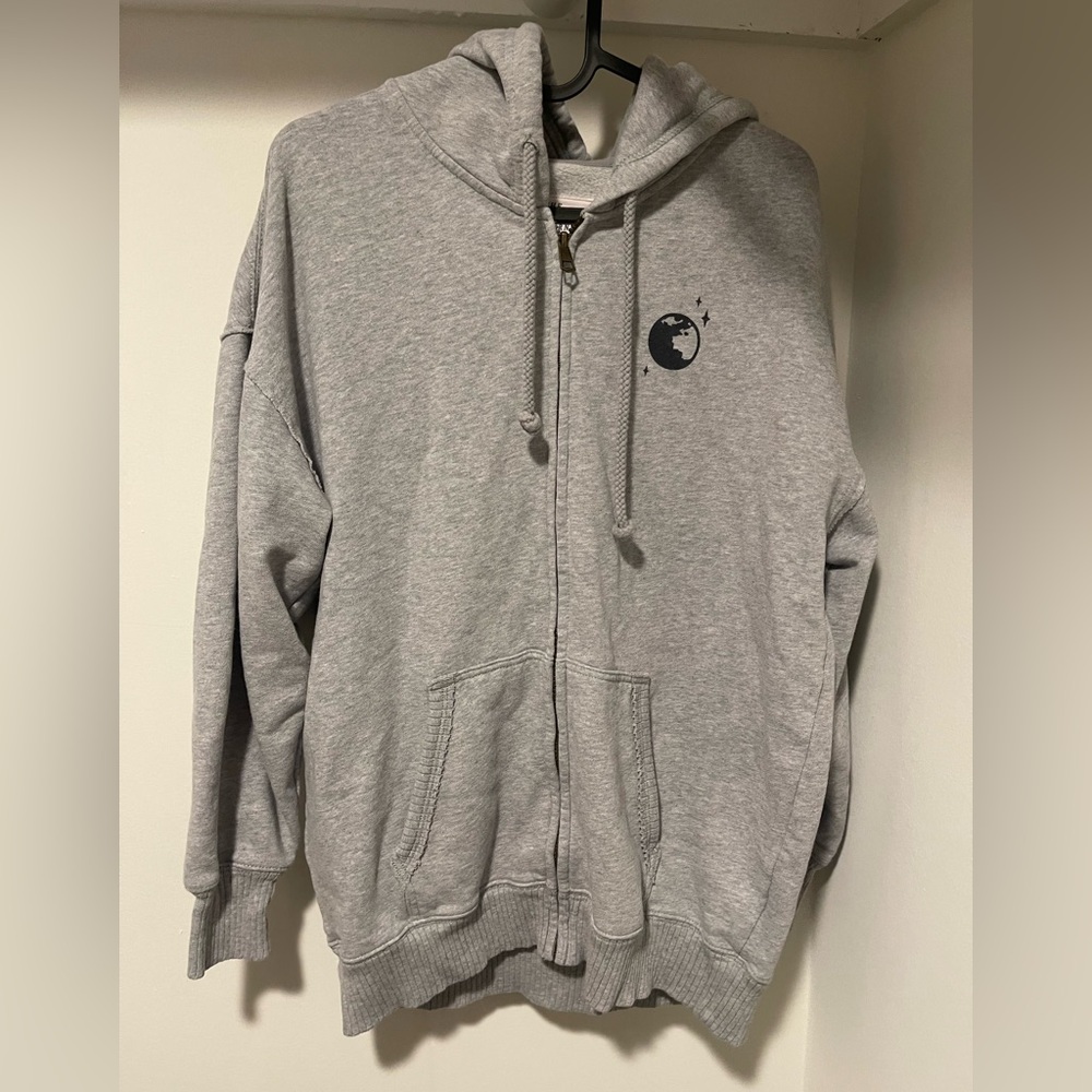 Rare American Eagle Outfitters (The Summer I Turned Pretty) Gray Zip Up Sweater